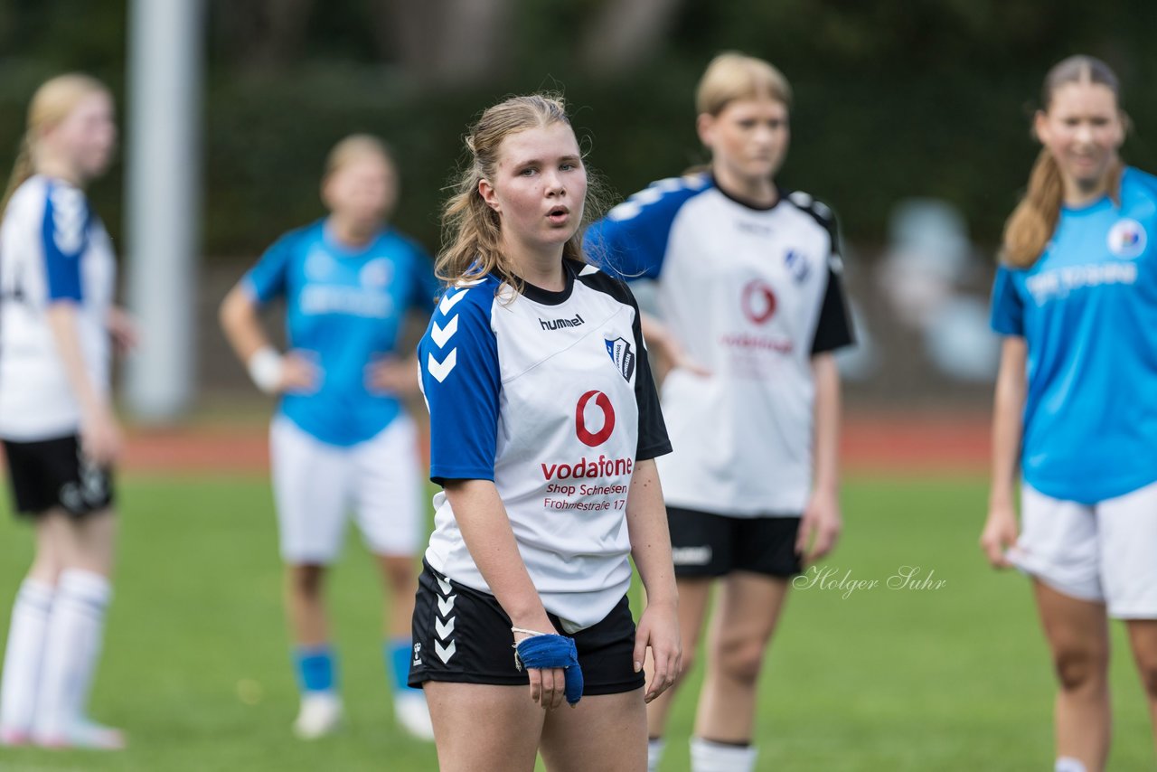 Bild 136 - wBJ VfL Pinneberg - Germania Schnelsen : Ergebnis: 15:1